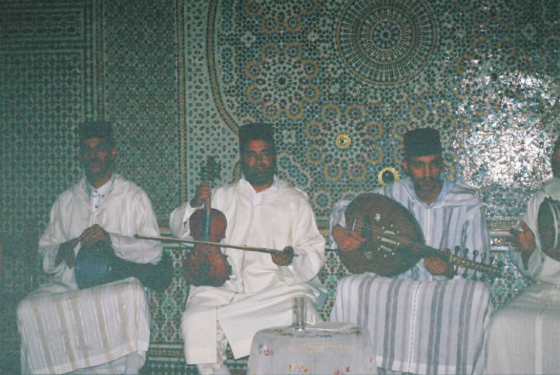 fes0002_JPG.jpg - Restaurant typique