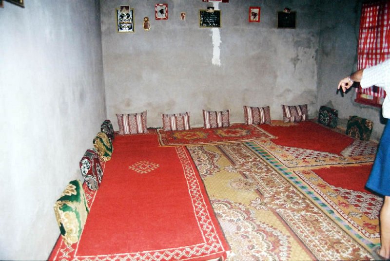 zag010_JPG.jpg - Intérieurd'une habitation