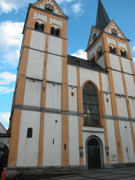 DSCN0077_jpg.jpg - Une église