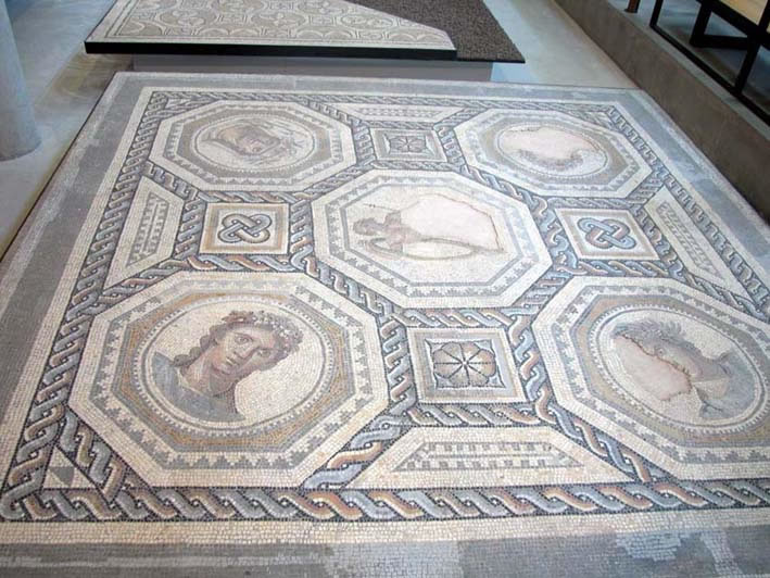 arles_musee_025.jpg
