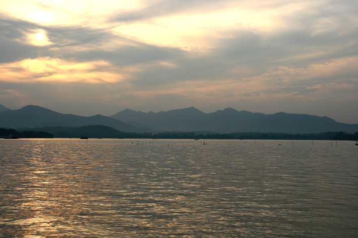 hangzhou_lac_032.JPG - Merveilleux coucher de soleil