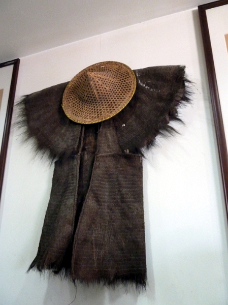 maison-the_001.JPG - Tenue traditionnelle des cueilleurs
