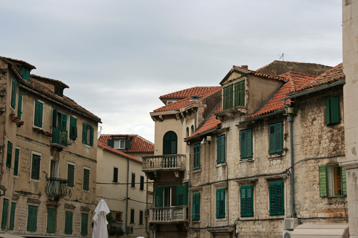 split_012.jpg