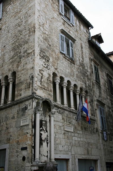 split_022.jpg