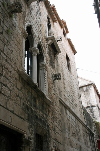 split_043.jpg