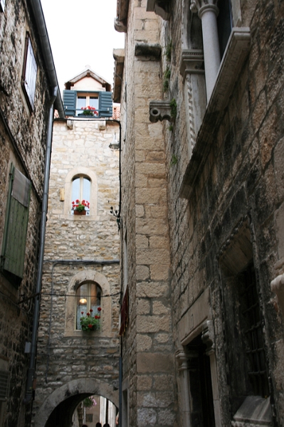 split_044.jpg
