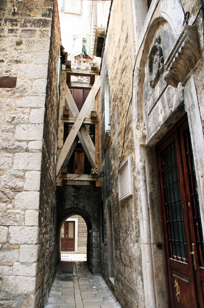 split_046.jpg
