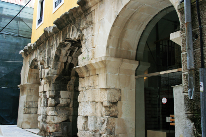 split_048.jpg