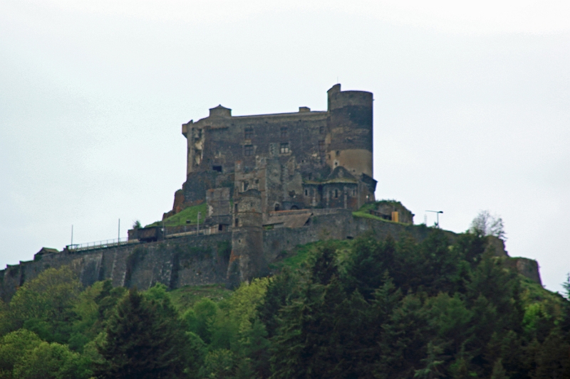 17_chateau-de-murol_02.jpg