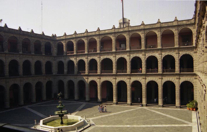 mexico_palais_natio_002.jpg