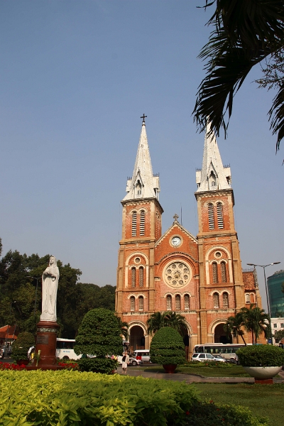 11_saigon_cathedrale_001.jpg