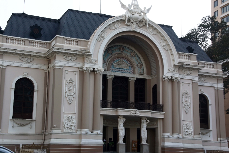 12_saigon_grand_place_001.jpg