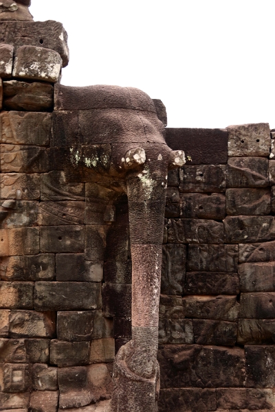 43_angkor_elephants_003.jpg