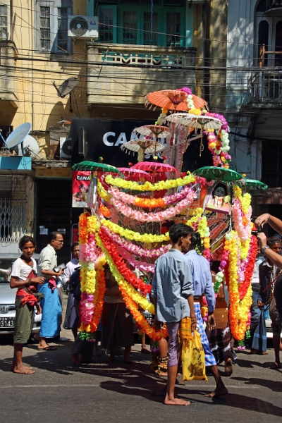 01_02-procession_006.jpg