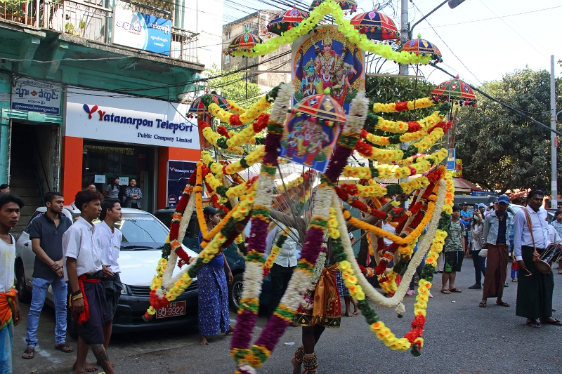 01_02-procession_010.jpg